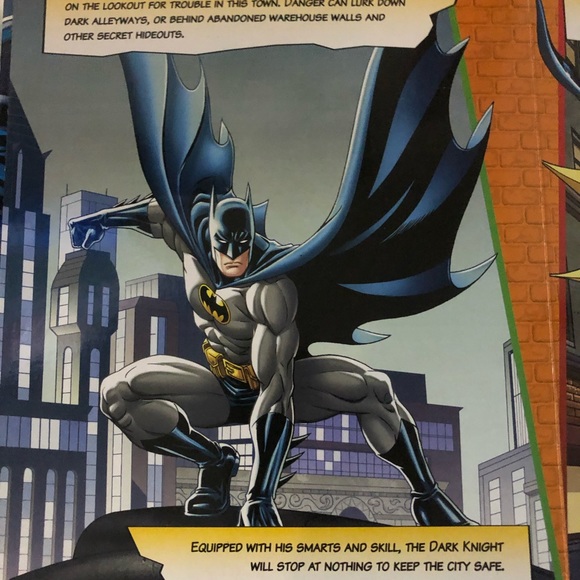 DC Comics Batman My Busy Books Story Book Play Set - 12 mini figures and Playmat - Picture 2 of 4